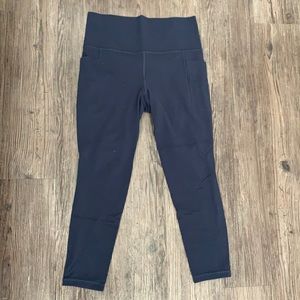 Athleta Salutation Stash Pocket II 7/8 Tight